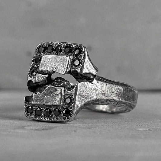ring- textured square signet ring with several black stones Black diamonds rings Project50g