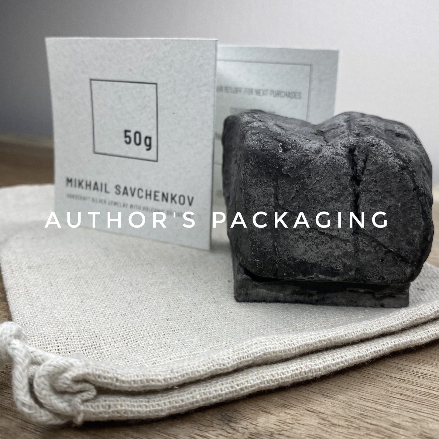 Square ring with artisan gold plating Rings with smooth texture Project50g