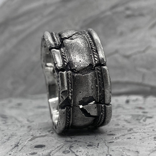 Column ring- wide ring band with cracks and breaks Unusual rings Project50g