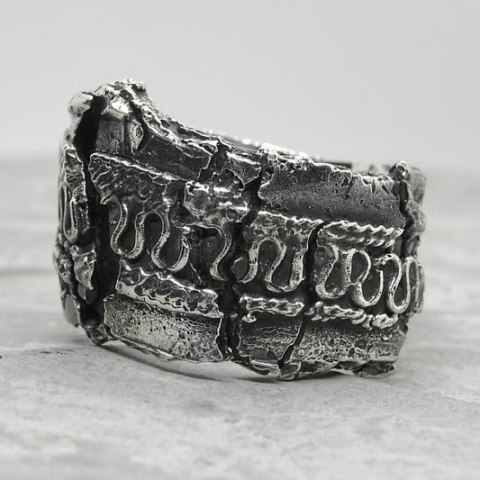 Old Istanbul ring - wide brutal ring with an oriental pattern and cracks Unusual rings Project50g