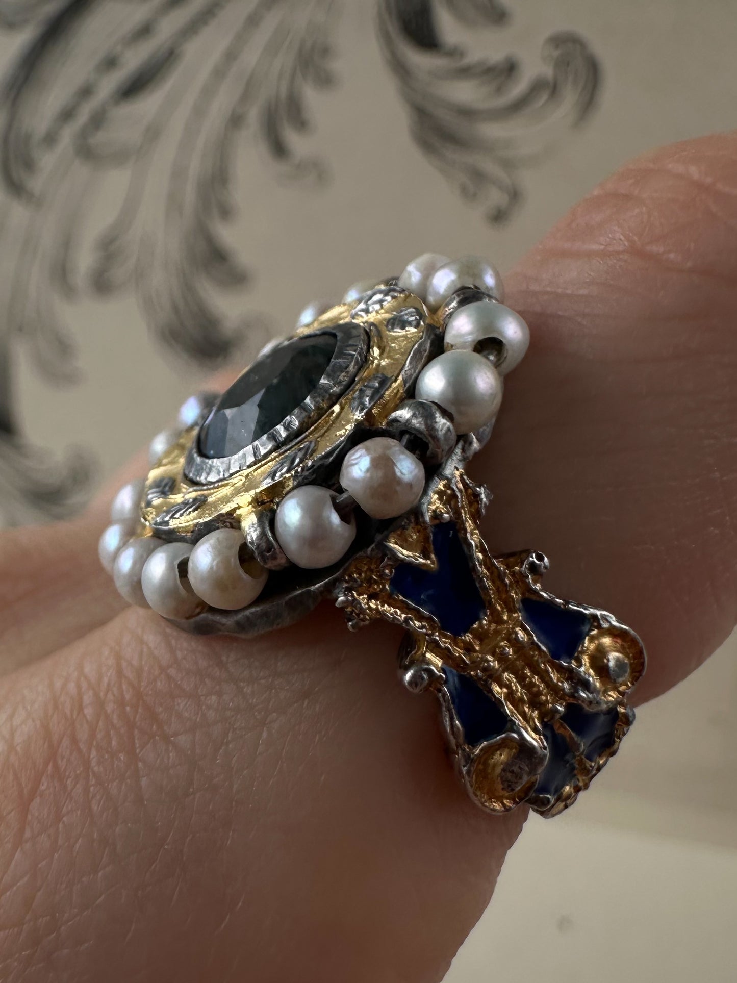 Majestas ring