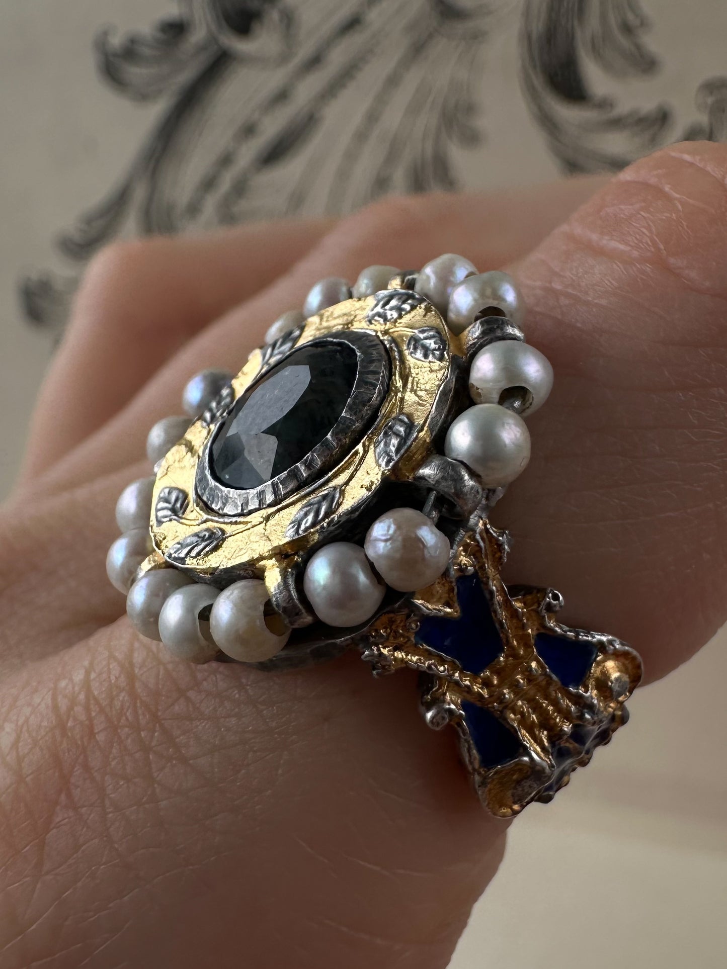 Majestas ring