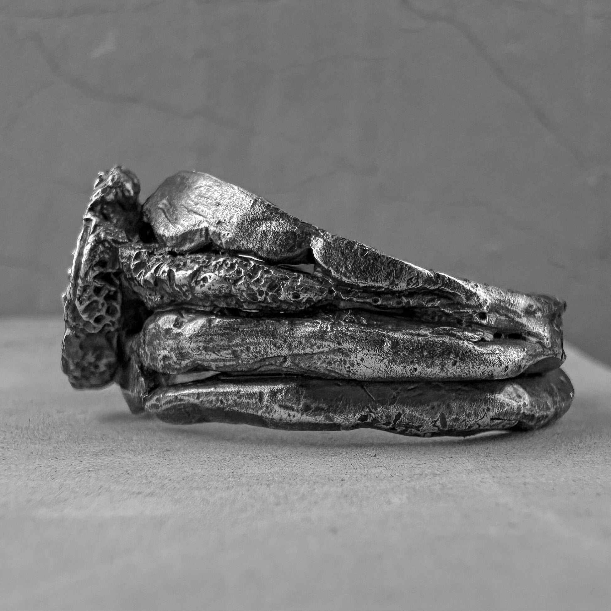 Aurora ring Rings with cracks and patterns Project50g 