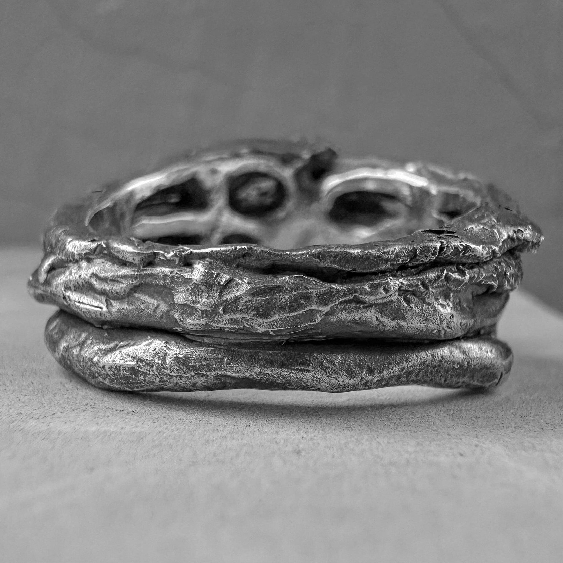 Aurora ring Rings with cracks and patterns Project50g 