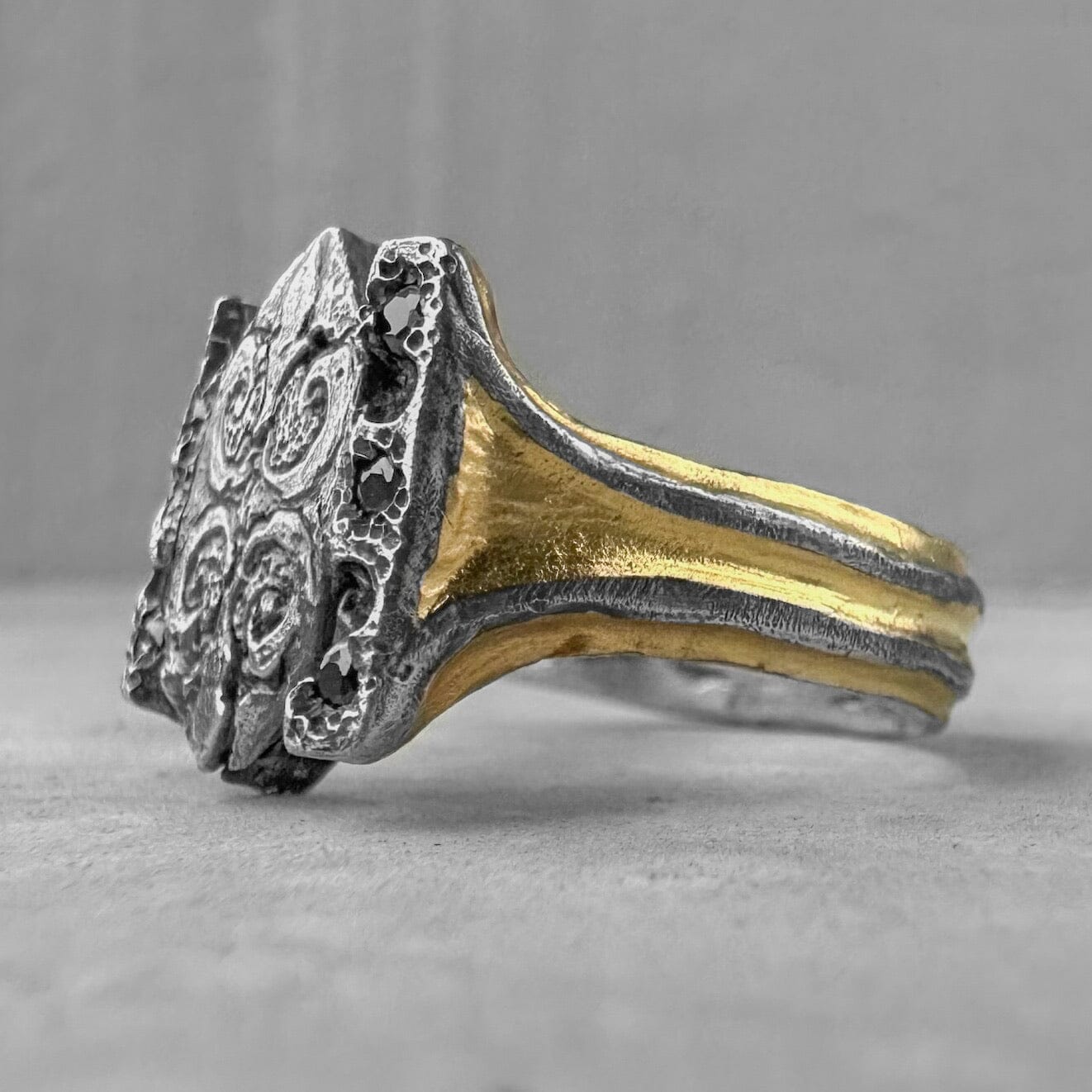 Golden Knight of the East Silver Ring with Volcanic Oxidation and 24K Gold Gilding Unusual rings project50g 