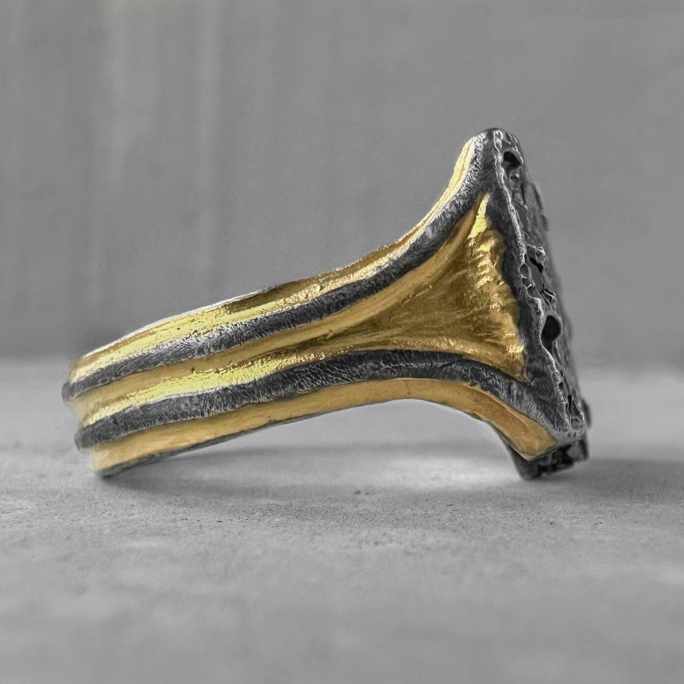 Golden Knight of the East Silver Ring with Volcanic Oxidation and 24K Gold Gilding Unusual rings project50g 