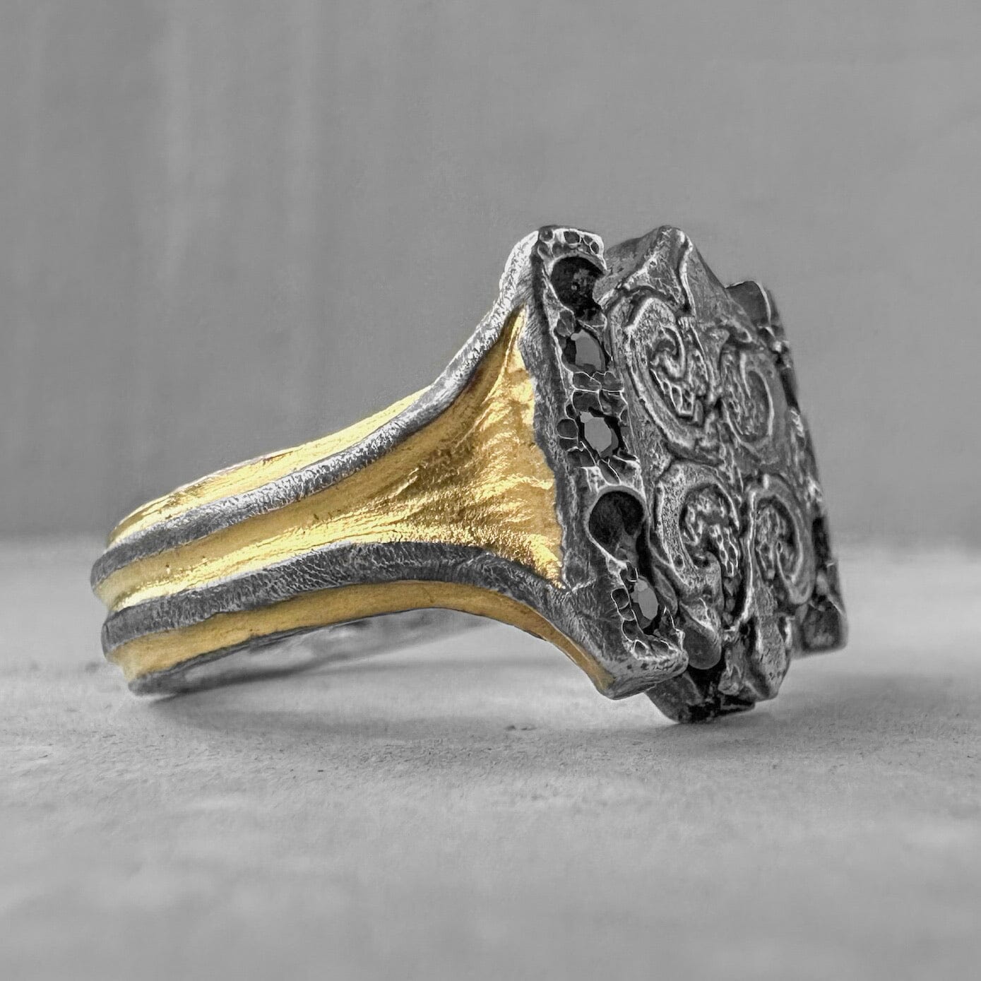 Golden Knight of the East Silver Ring with Volcanic Oxidation and 24K Gold Gilding Unusual rings project50g 