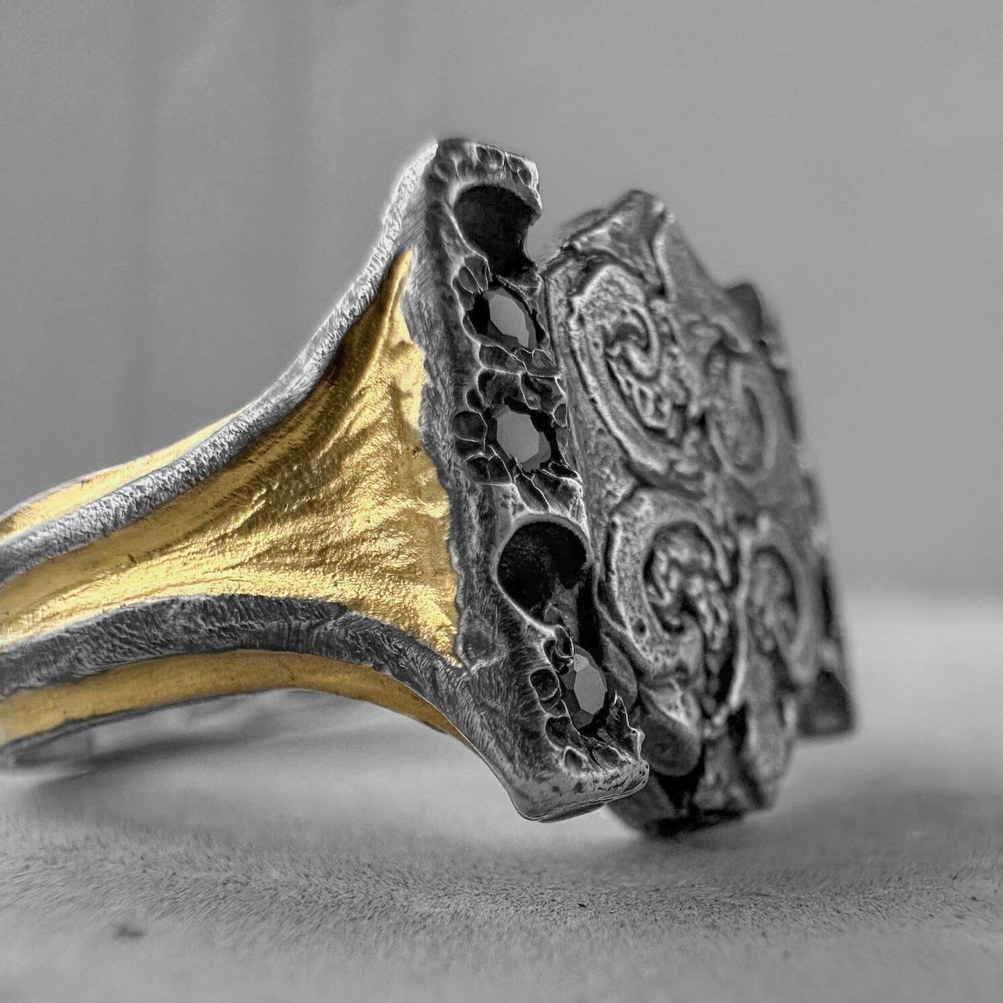 Golden Knight of the East Silver Ring with Volcanic Oxidation and 24K Gold Gilding Unusual rings project50g 