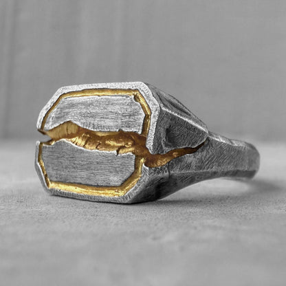 Phantom ring-rectangular sterling silver ring with deep crack, scratch texture and gilded frame Rings with cracks and patterns Project50g 