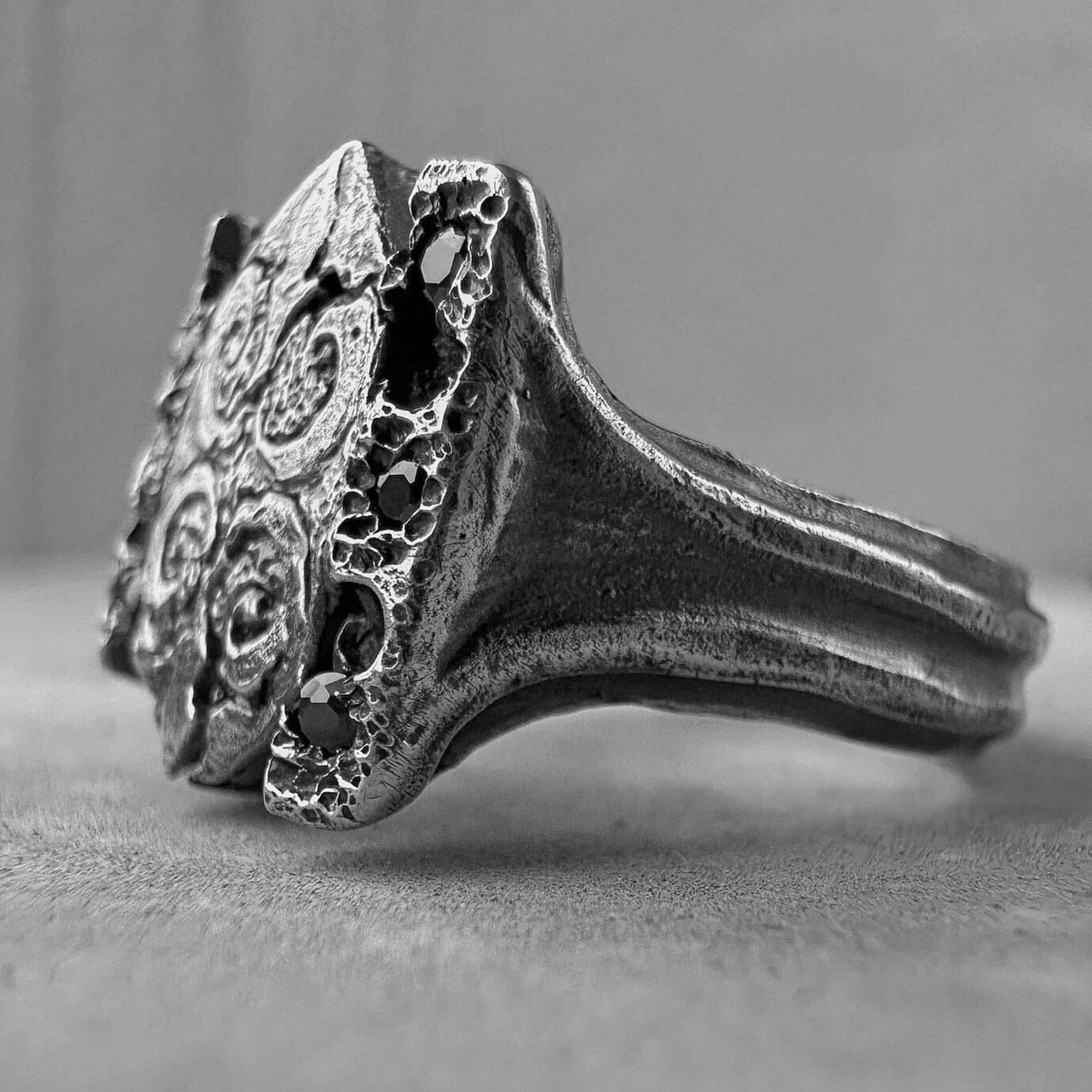 Silver Knight of the East Silver Ring with Volcanic Oxidation Unusual rings project50g 