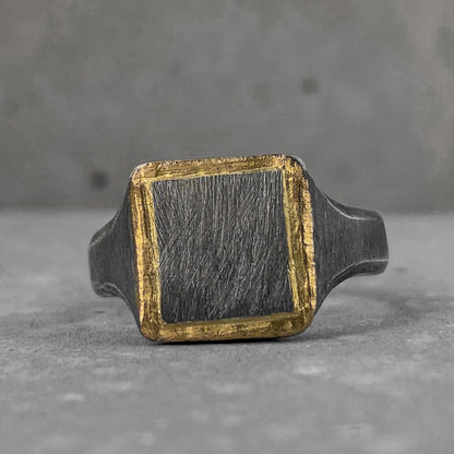 Square ring with artisan gold plating Rings with smooth texture Project50g 