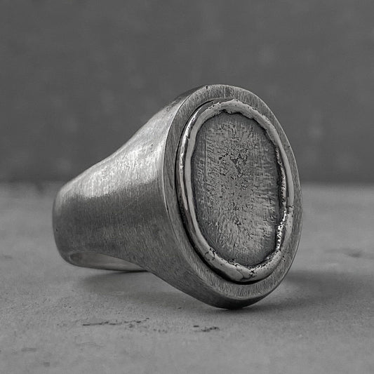 Balance ring- Oval signet ring with liquid metal imitation on top and matte texture Unusual rings Project50g 