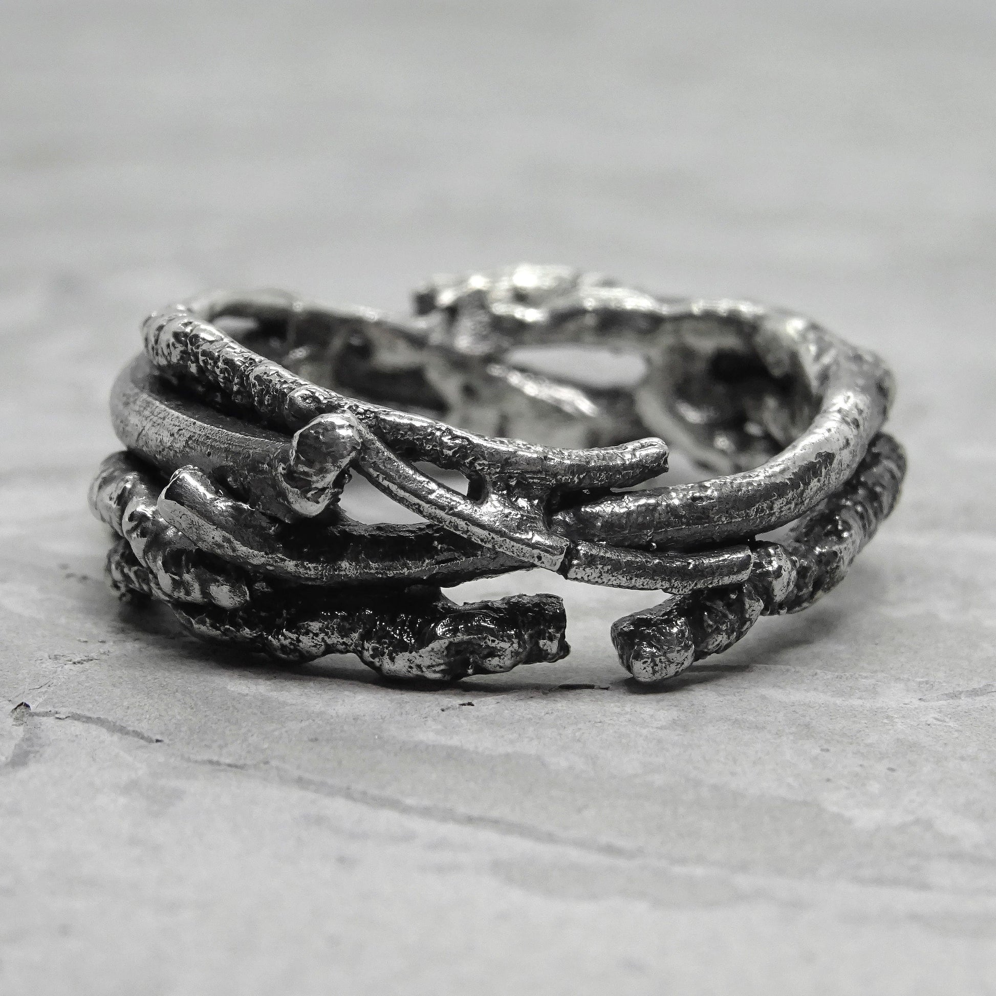Brashwood ring- lightweight ring made of interlacing textured stripes Lightweight rings Project50g 