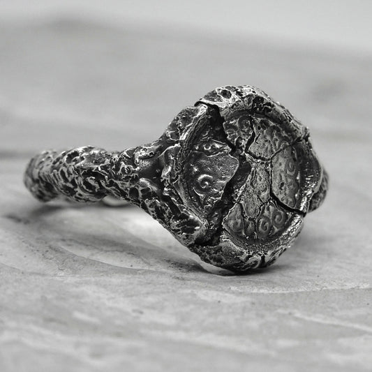 Byzantium ring- Unusual ring with patterns and cracks Rings with cracks and patterns Project50g 
