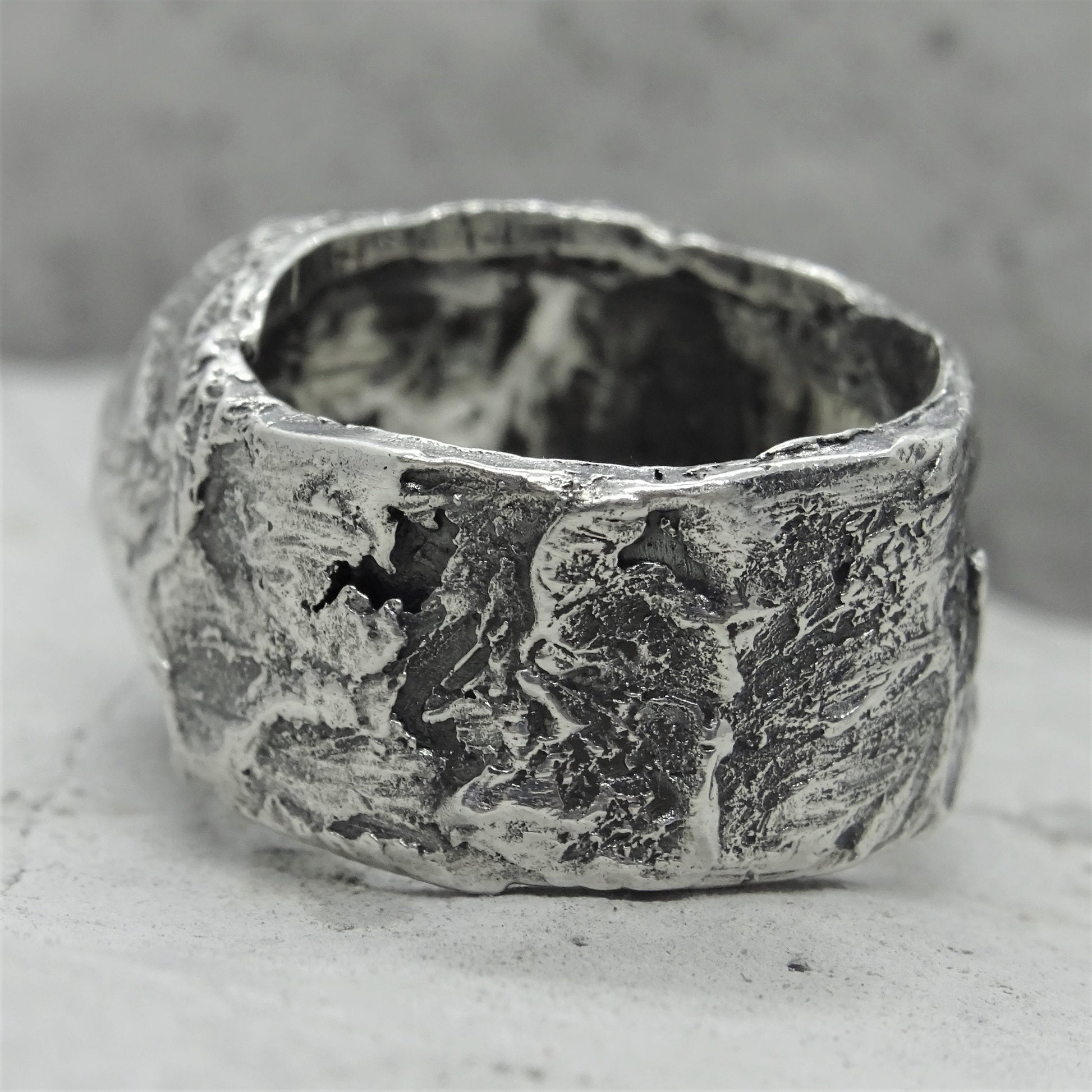 Cristal ring- unusual ring with stone texture and silver crystal Unusual rings Project50g 