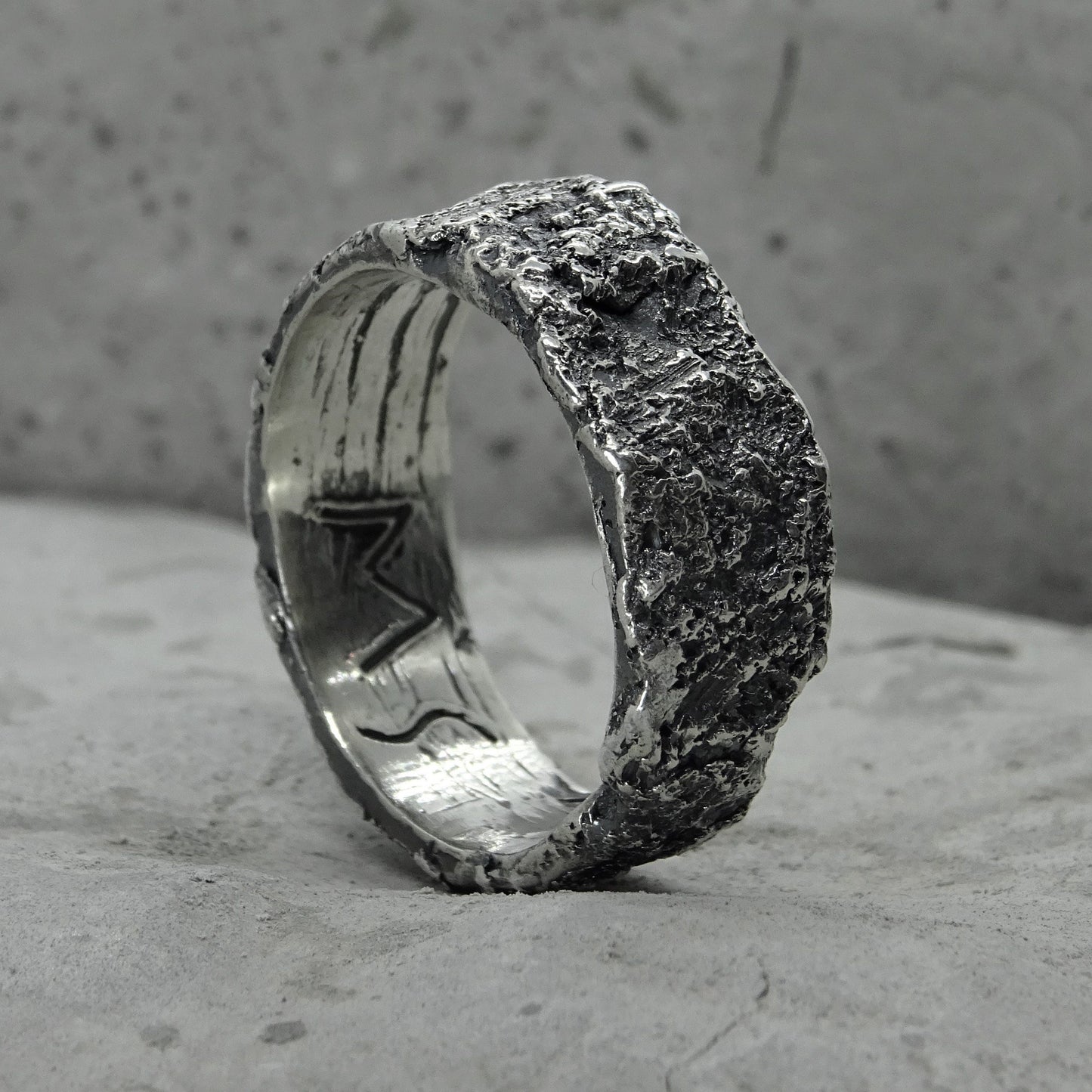 Dust ring- wide band ring with a pronounced stone texture Band rings Project50g 