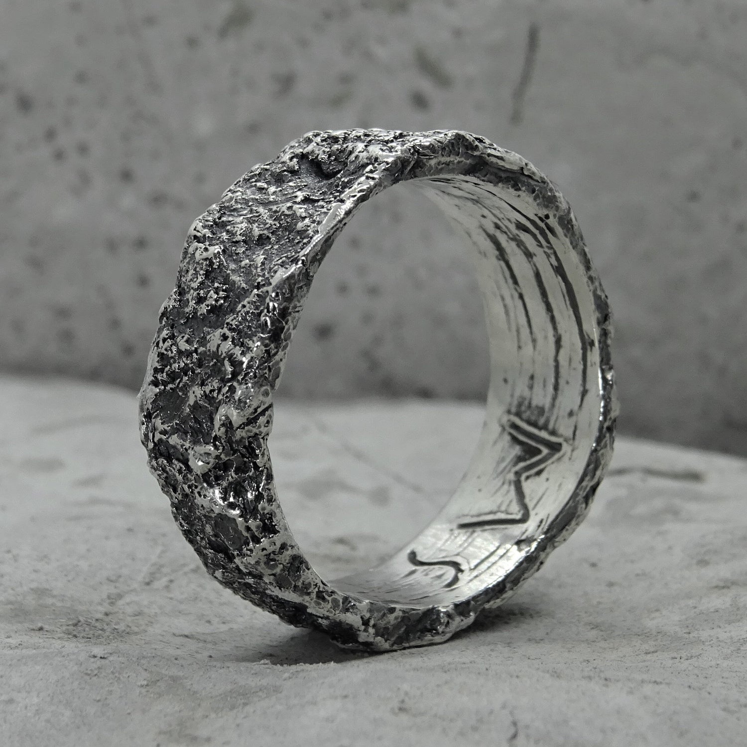 Dust ring- wide band ring with a pronounced stone texture Band rings Project50g 