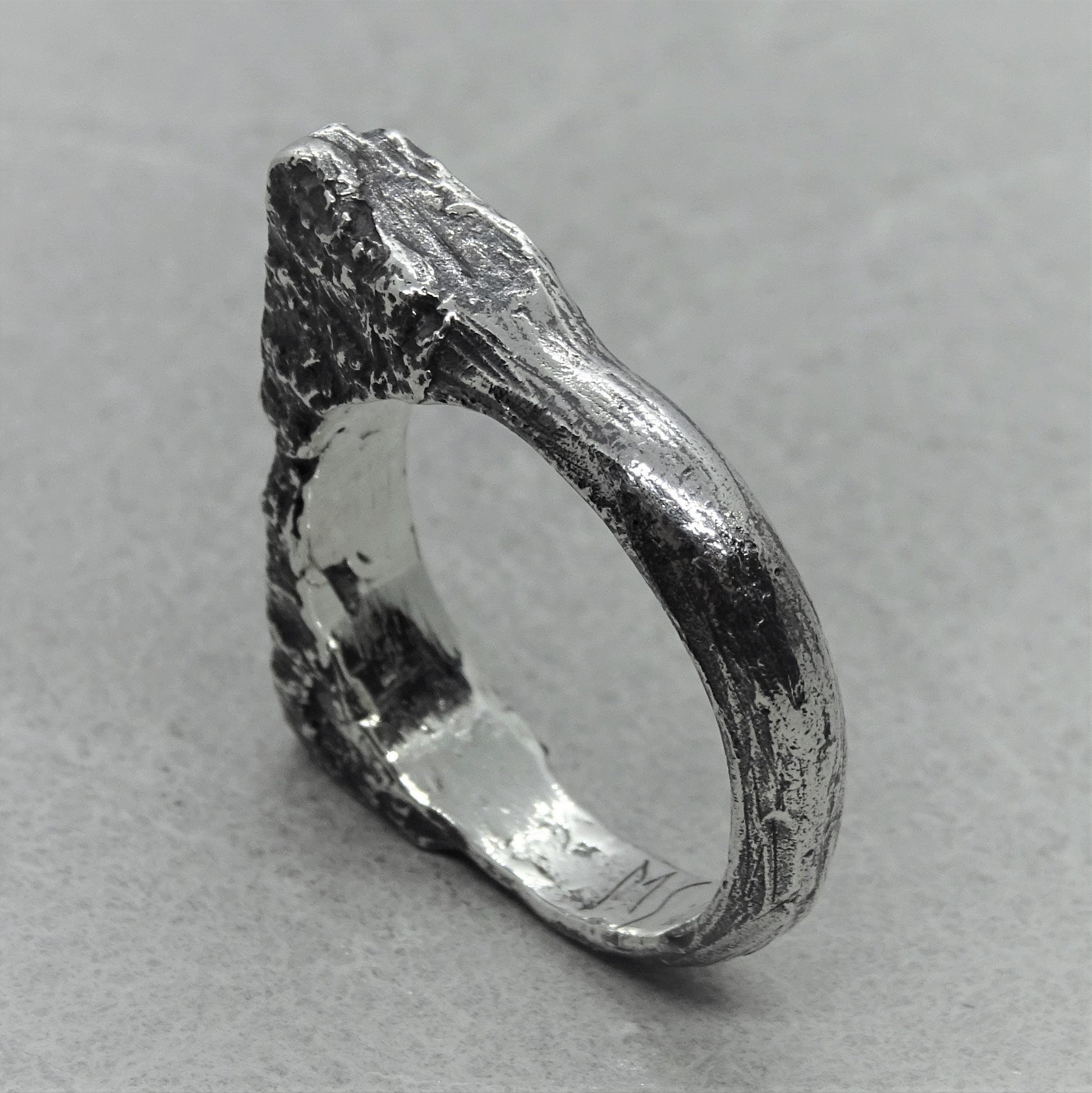 Line ring- lightweight textured ring of an unusual shape Lightweight rings Project50g 