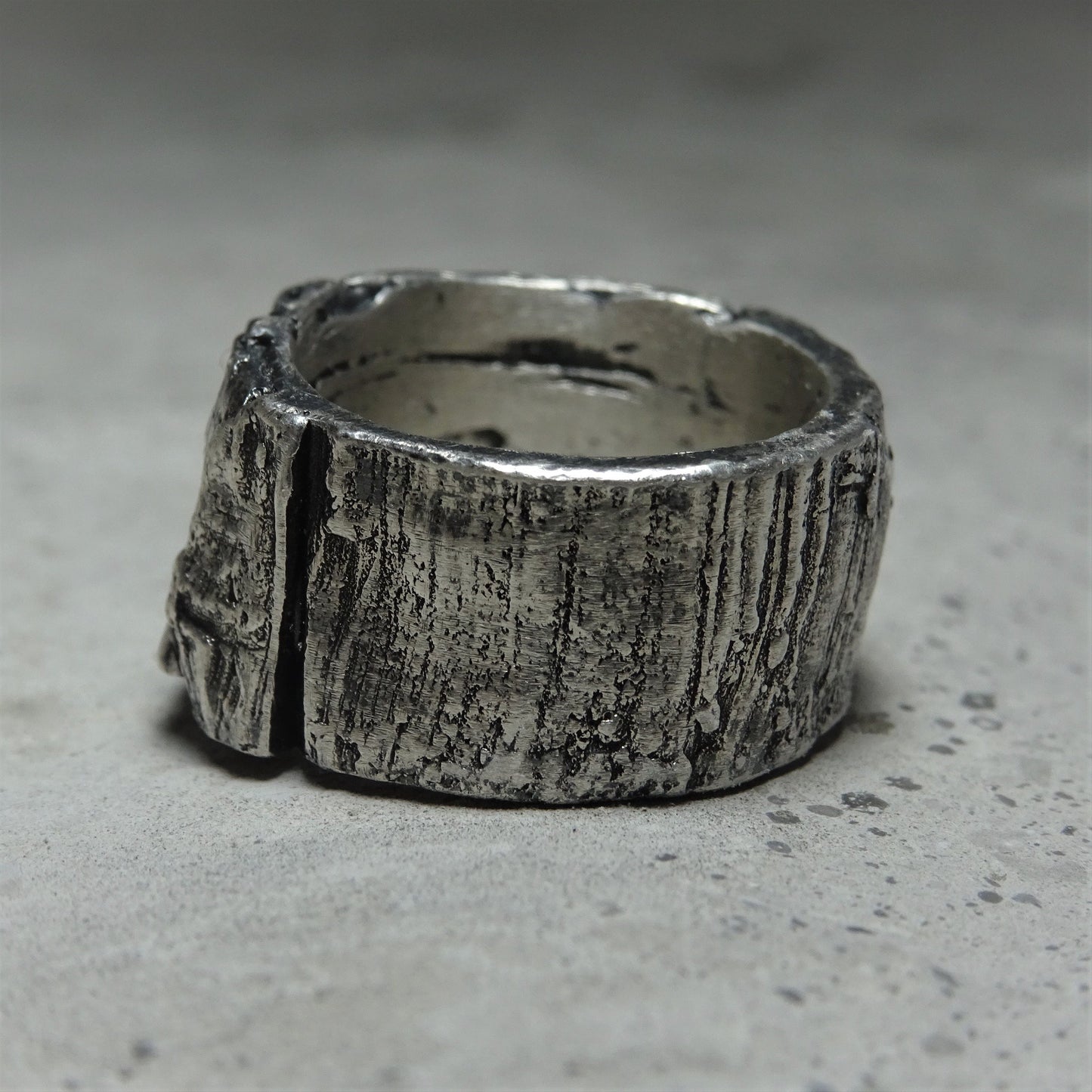 Magma ring- unusual ring with a unique texture of molten stone Unusual rings Project50g 