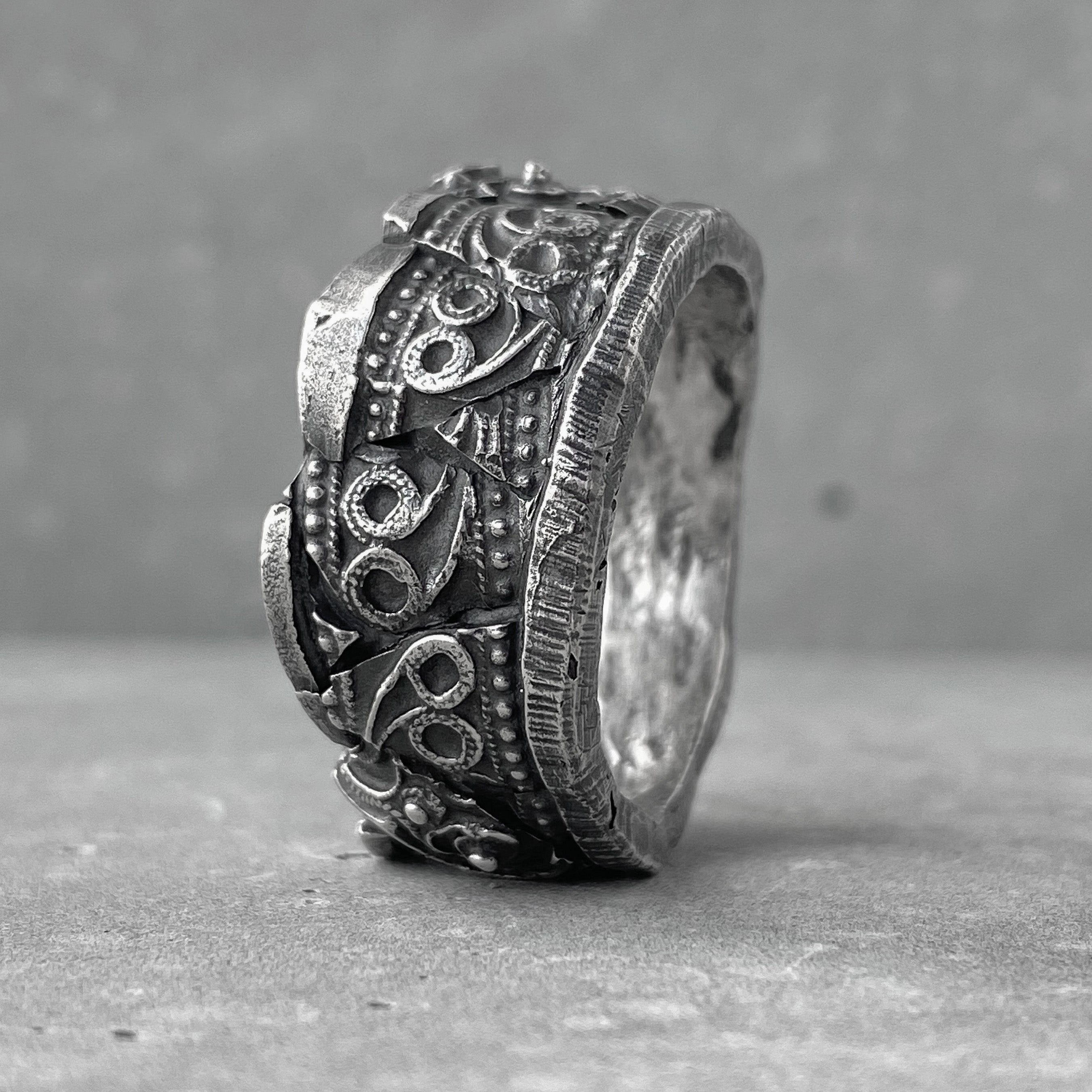 Ornament ring - wide brutal ring with a caucasian pattern and cracks