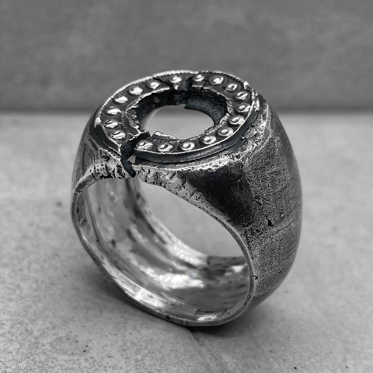Portal ring- unusual massive round signet ring with a crack and a hole in the center Unusual rings Project50g 