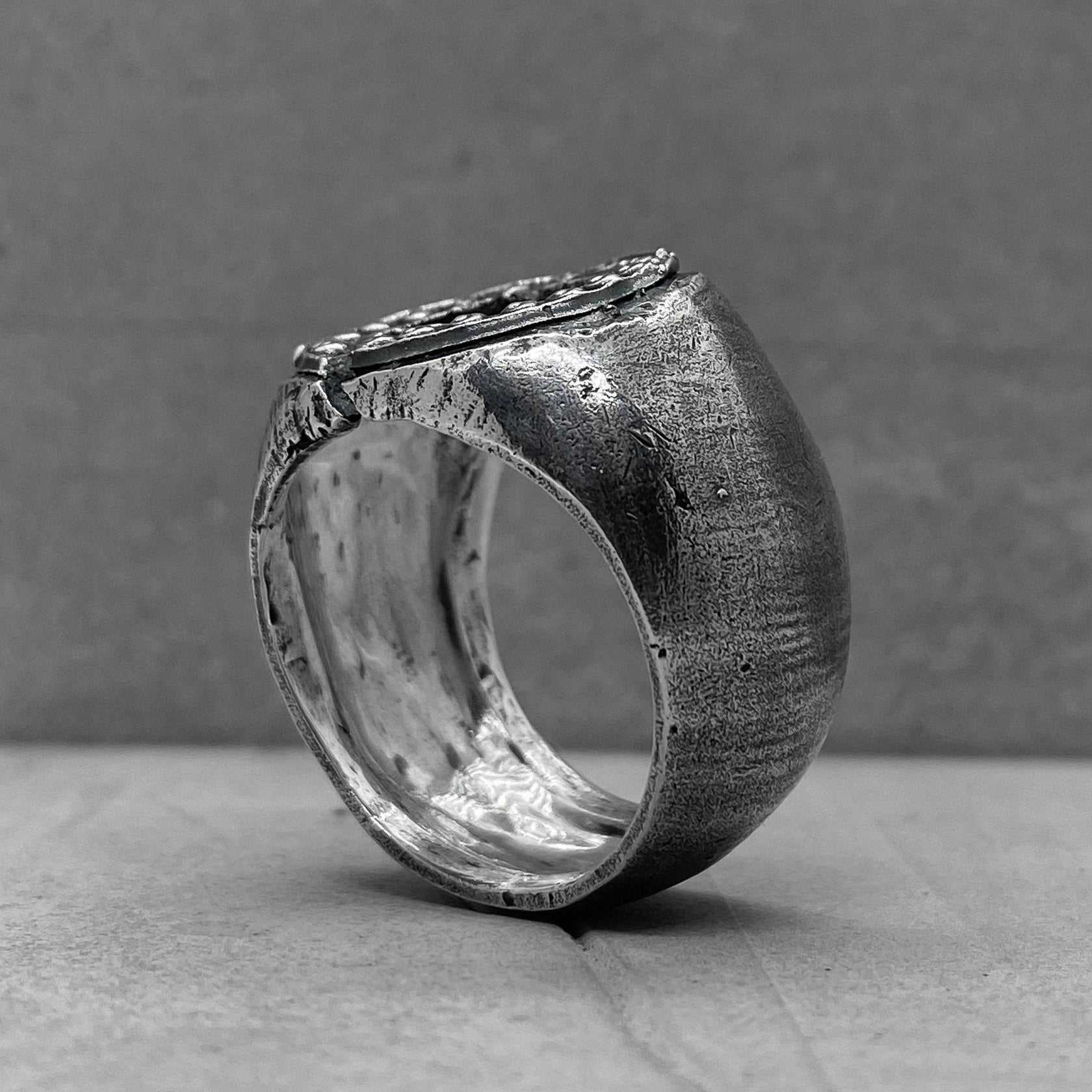 Project50g | PORTAL RING - unusual round signet ring with a crack and a ...
