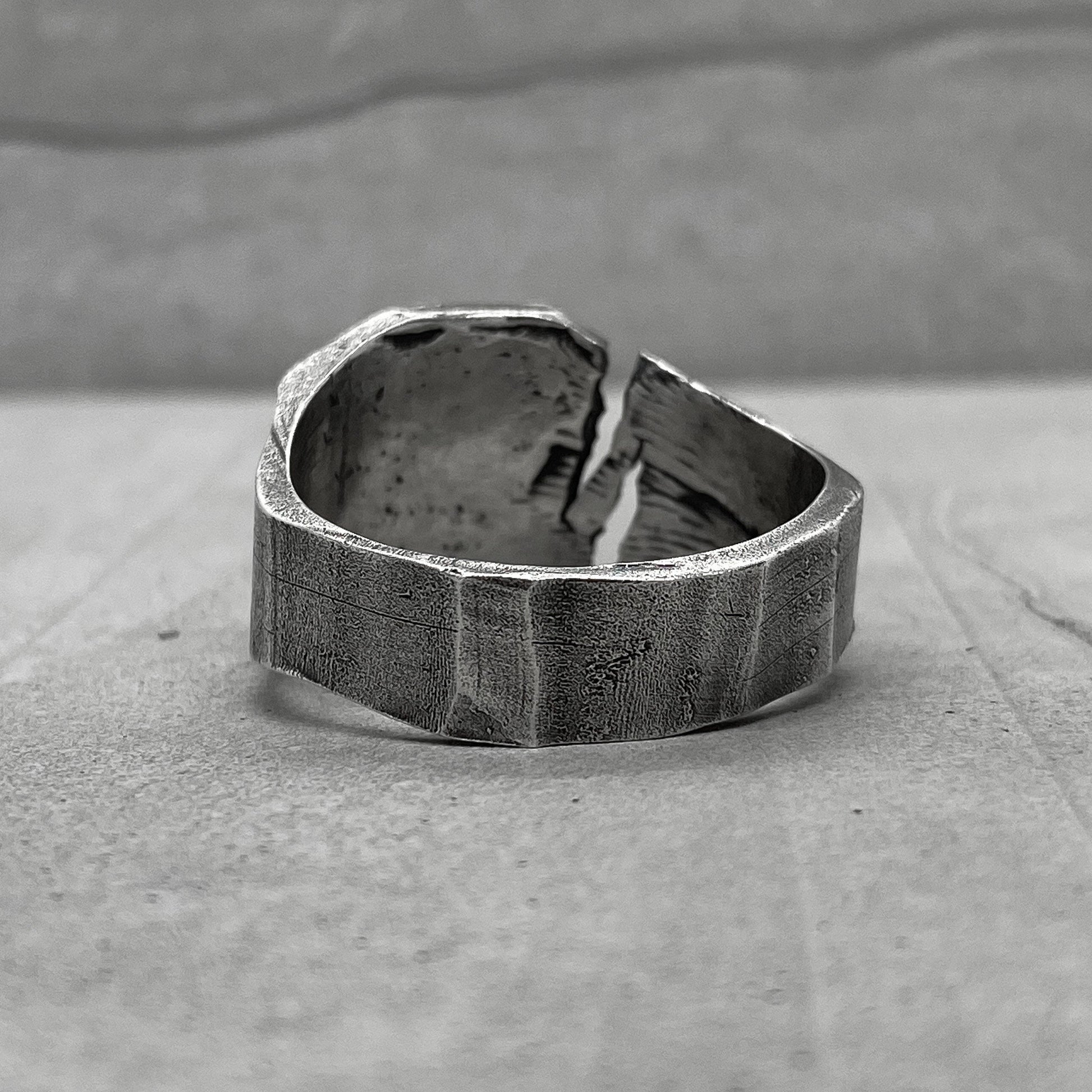 Rupture ring - a massive ring with an unusual texture of stretching and tearing Unusual ring Project50g 