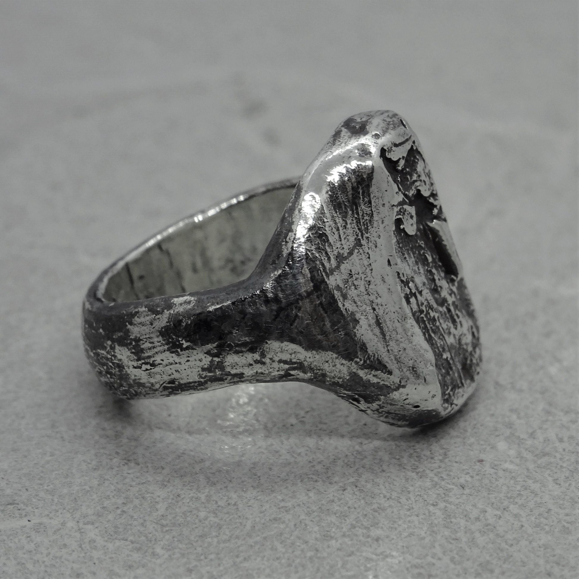 Shine ring- ring of unusual shape with a combination of smooth and stone textures Unusual rings Project50g 