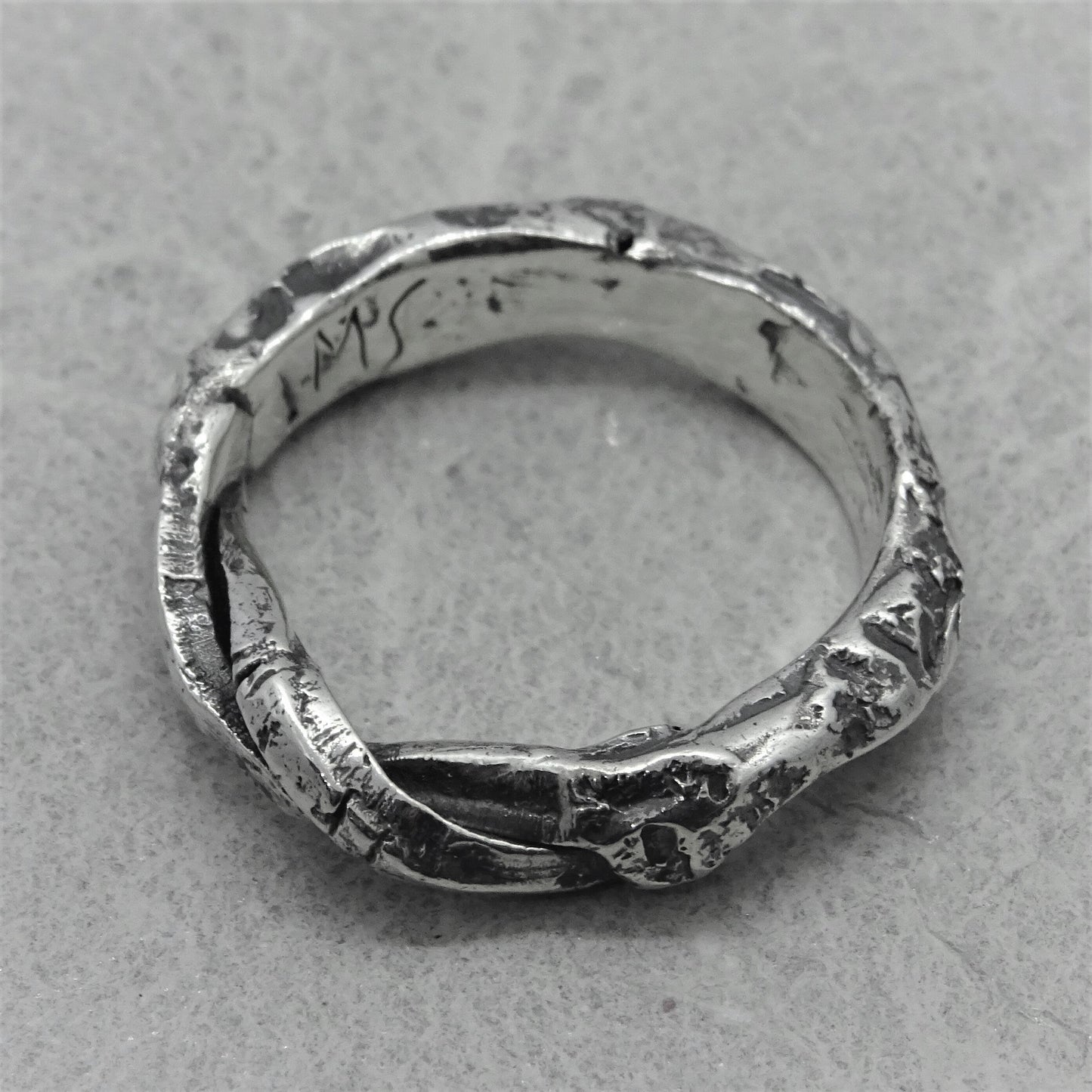 Twist ring- A thin twisted ring with an interesting stone texture Lightweight rings Project50g 